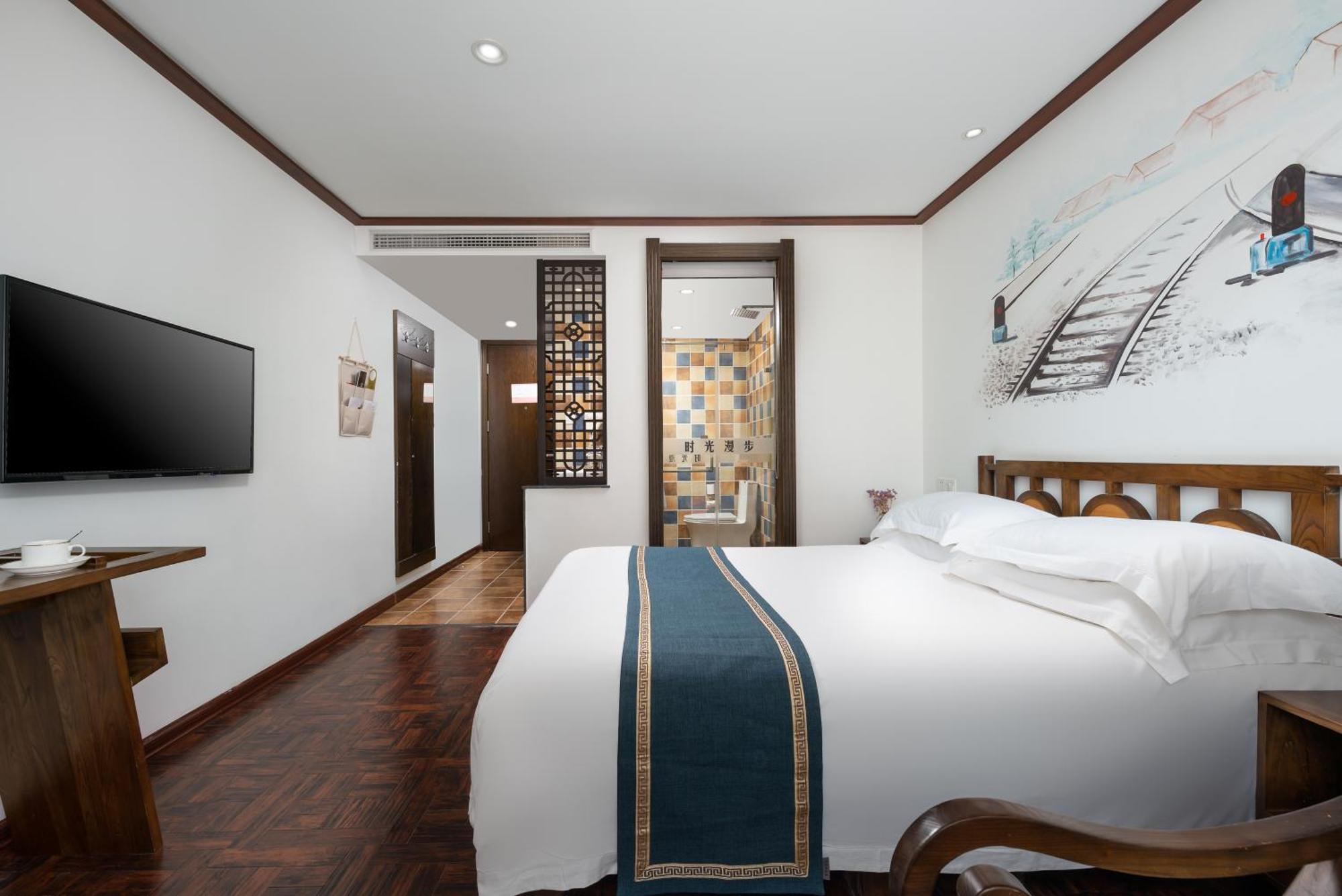 Nostalgia Hotel Near Tianjin Polar Ocean Word- Tianjin Fonte Joy World, 10 Minutes Drive Away From Tianjin Tanggu High-Speed Railway Station, Free Ice-Cream, Mineral Water, Snacks And Laundry Service, English Communication Well Bagian luar foto