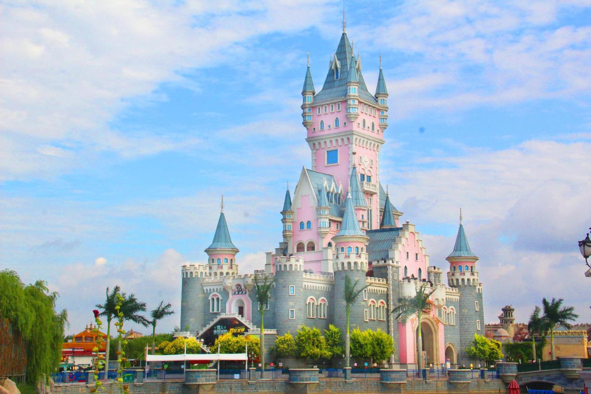 Nostalgia Hotel Near Tianjin Polar Ocean Word- Tianjin Fonte Joy World, 10 Minutes Drive Away From Tianjin Tanggu High-Speed Railway Station, Free Ice-Cream, Mineral Water, Snacks And Laundry Service, English Communication Well Bagian luar foto