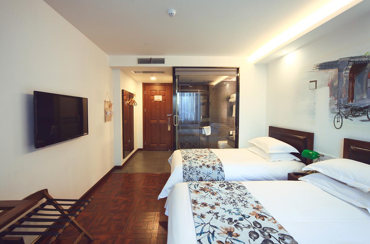 Nostalgia Hotel Near Tianjin Polar Ocean Word- Tianjin Fonte Joy World, 10 Minutes Drive Away From Tianjin Tanggu High-Speed Railway Station, Free Ice-Cream, Mineral Water, Snacks And Laundry Service, English Communication Well Bagian luar foto