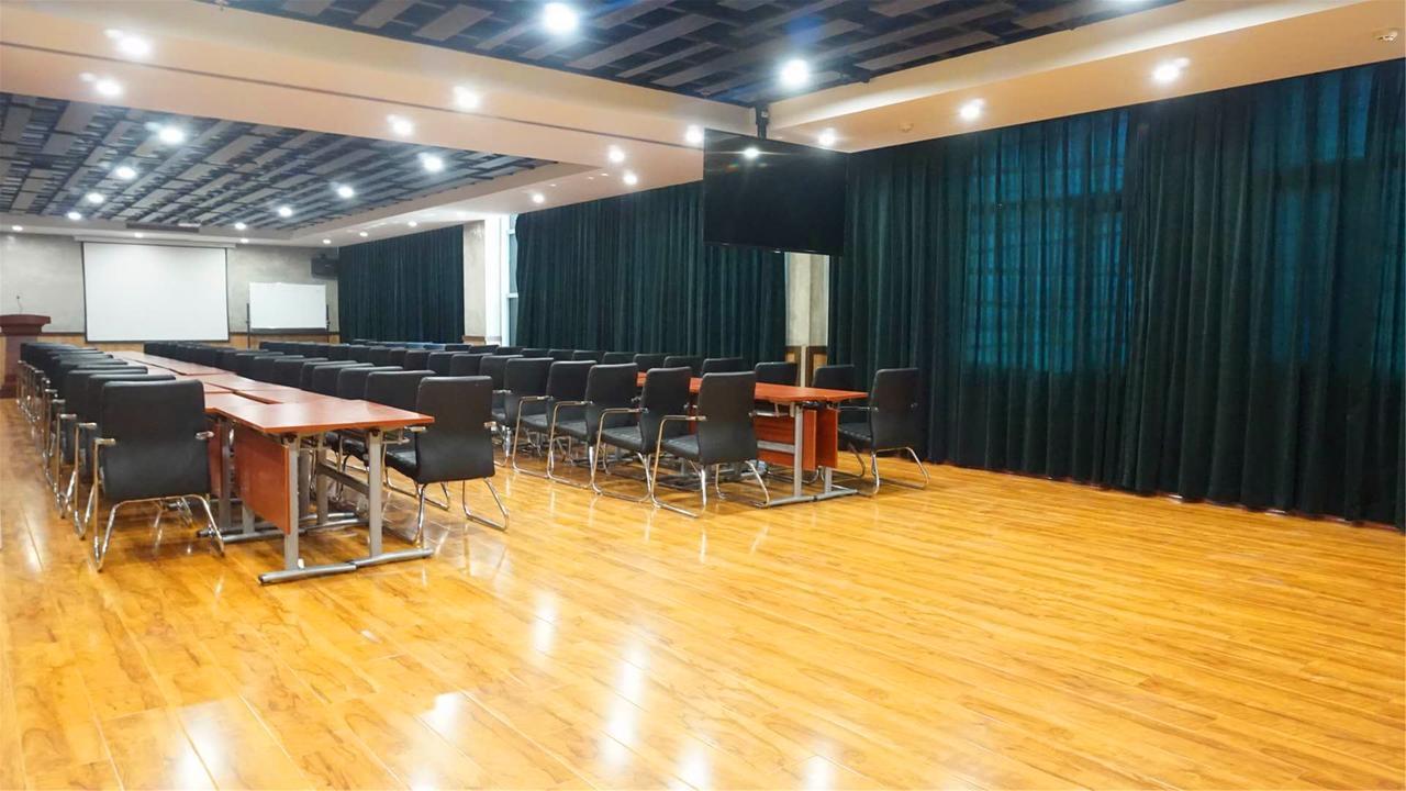 Nostalgia Hotel Near Tianjin Polar Ocean Word- Tianjin Fonte Joy World, 10 Minutes Drive Away From Tianjin Tanggu High-Speed Railway Station, Free Ice-Cream, Mineral Water, Snacks And Laundry Service, English Communication Well Bagian luar foto