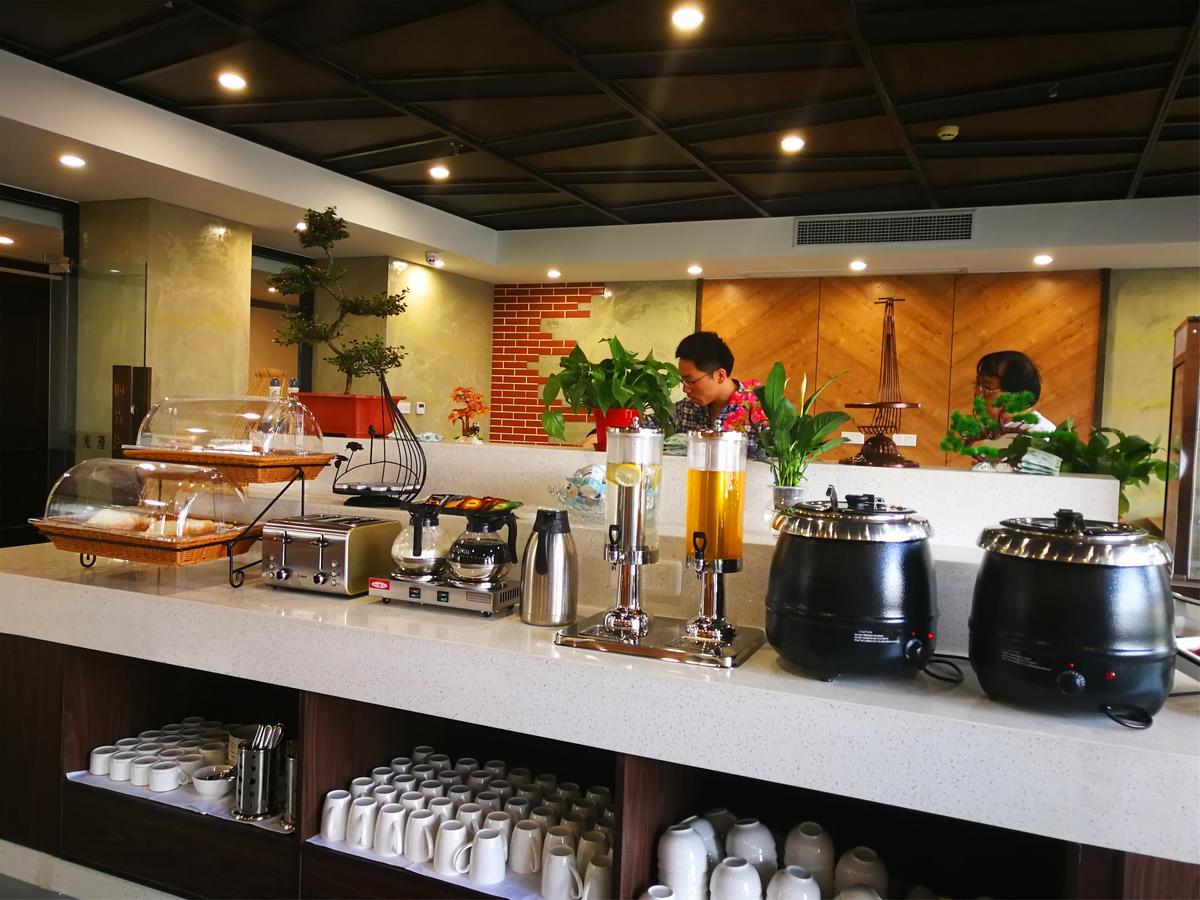 Nostalgia Hotel Near Tianjin Polar Ocean Word- Tianjin Fonte Joy World, 10 Minutes Drive Away From Tianjin Tanggu High-Speed Railway Station, Free Ice-Cream, Mineral Water, Snacks And Laundry Service, English Communication Well Bagian luar foto