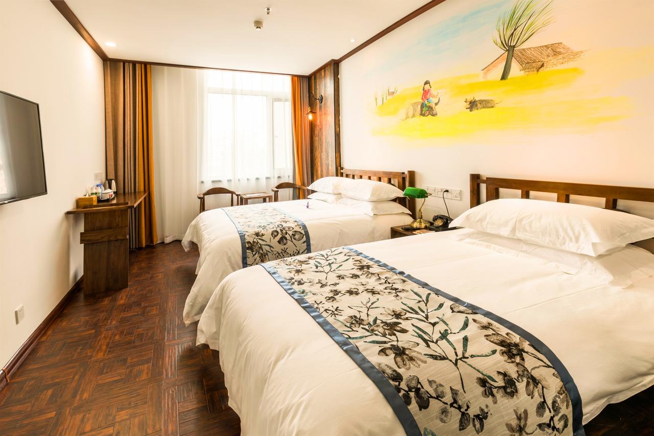 Nostalgia Hotel Near Tianjin Polar Ocean Word- Tianjin Fonte Joy World, 10 Minutes Drive Away From Tianjin Tanggu High-Speed Railway Station, Free Ice-Cream, Mineral Water, Snacks And Laundry Service, English Communication Well Bagian luar foto