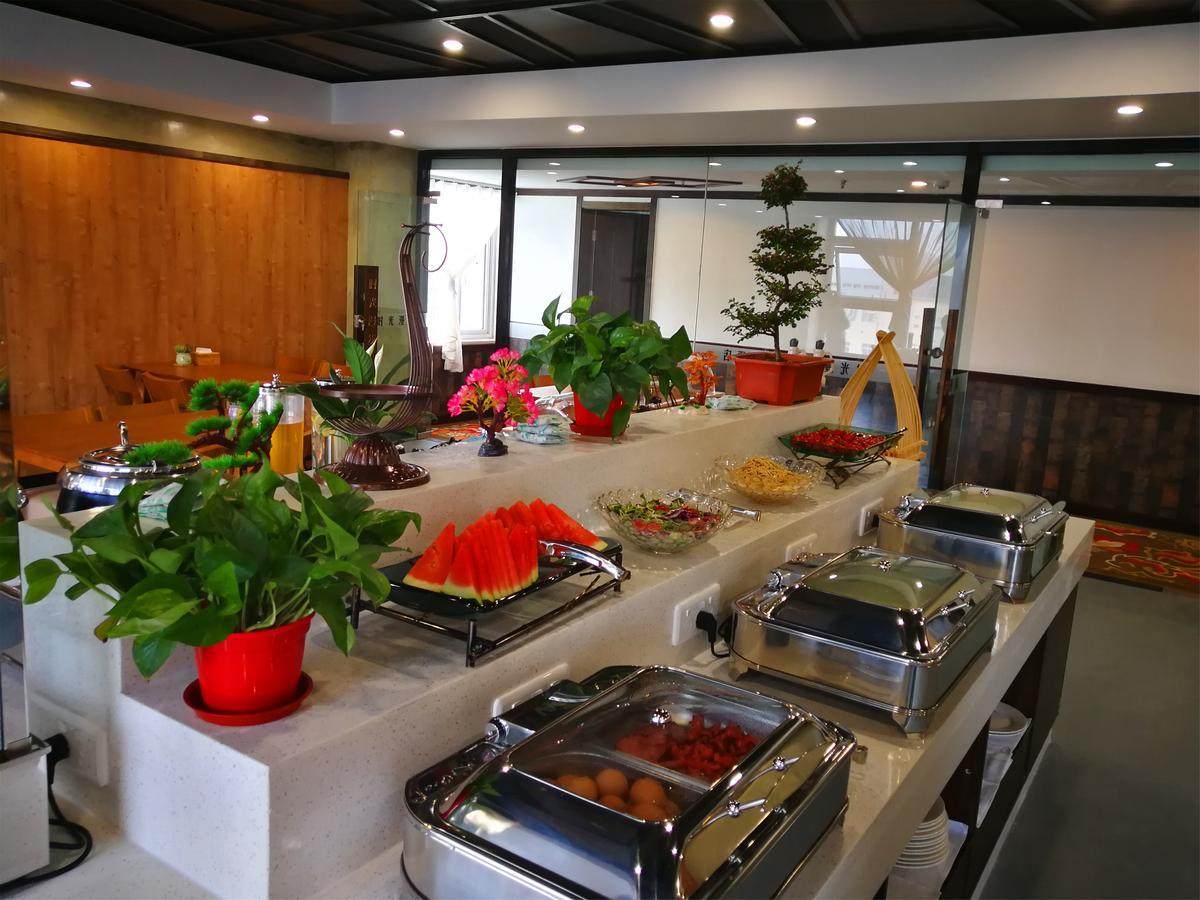Nostalgia Hotel Near Tianjin Polar Ocean Word- Tianjin Fonte Joy World, 10 Minutes Drive Away From Tianjin Tanggu High-Speed Railway Station, Free Ice-Cream, Mineral Water, Snacks And Laundry Service, English Communication Well Bagian luar foto
