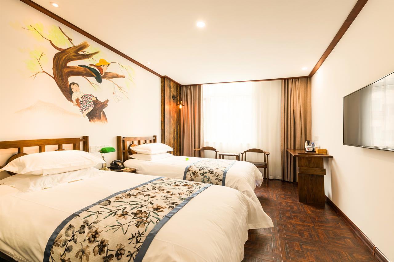 Nostalgia Hotel Near Tianjin Polar Ocean Word- Tianjin Fonte Joy World, 10 Minutes Drive Away From Tianjin Tanggu High-Speed Railway Station, Free Ice-Cream, Mineral Water, Snacks And Laundry Service, English Communication Well Bagian luar foto
