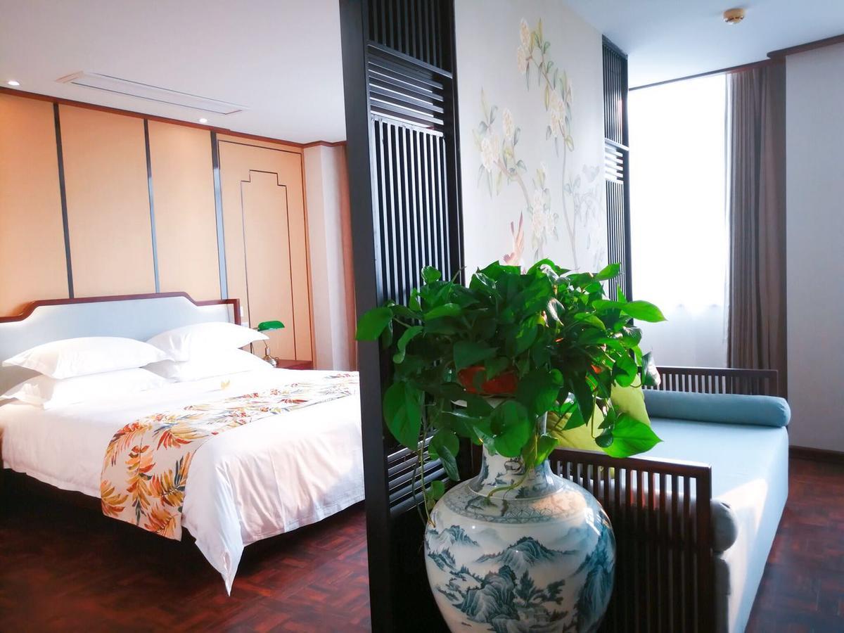 Nostalgia Hotel Near Tianjin Polar Ocean Word- Tianjin Fonte Joy World, 10 Minutes Drive Away From Tianjin Tanggu High-Speed Railway Station, Free Ice-Cream, Mineral Water, Snacks And Laundry Service, English Communication Well Bagian luar foto