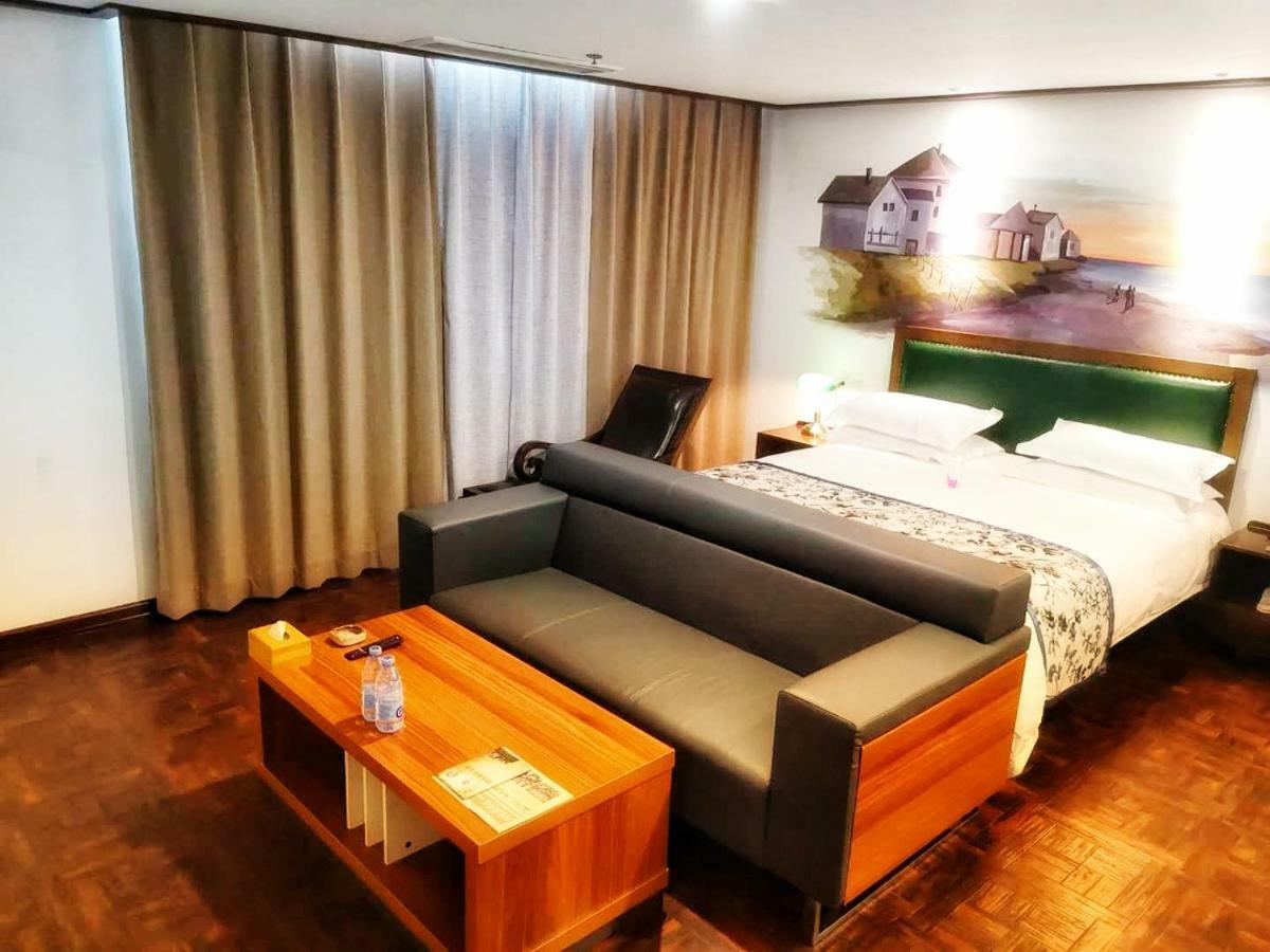 Nostalgia Hotel Near Tianjin Polar Ocean Word- Tianjin Fonte Joy World, 10 Minutes Drive Away From Tianjin Tanggu High-Speed Railway Station, Free Ice-Cream, Mineral Water, Snacks And Laundry Service, English Communication Well Bagian luar foto