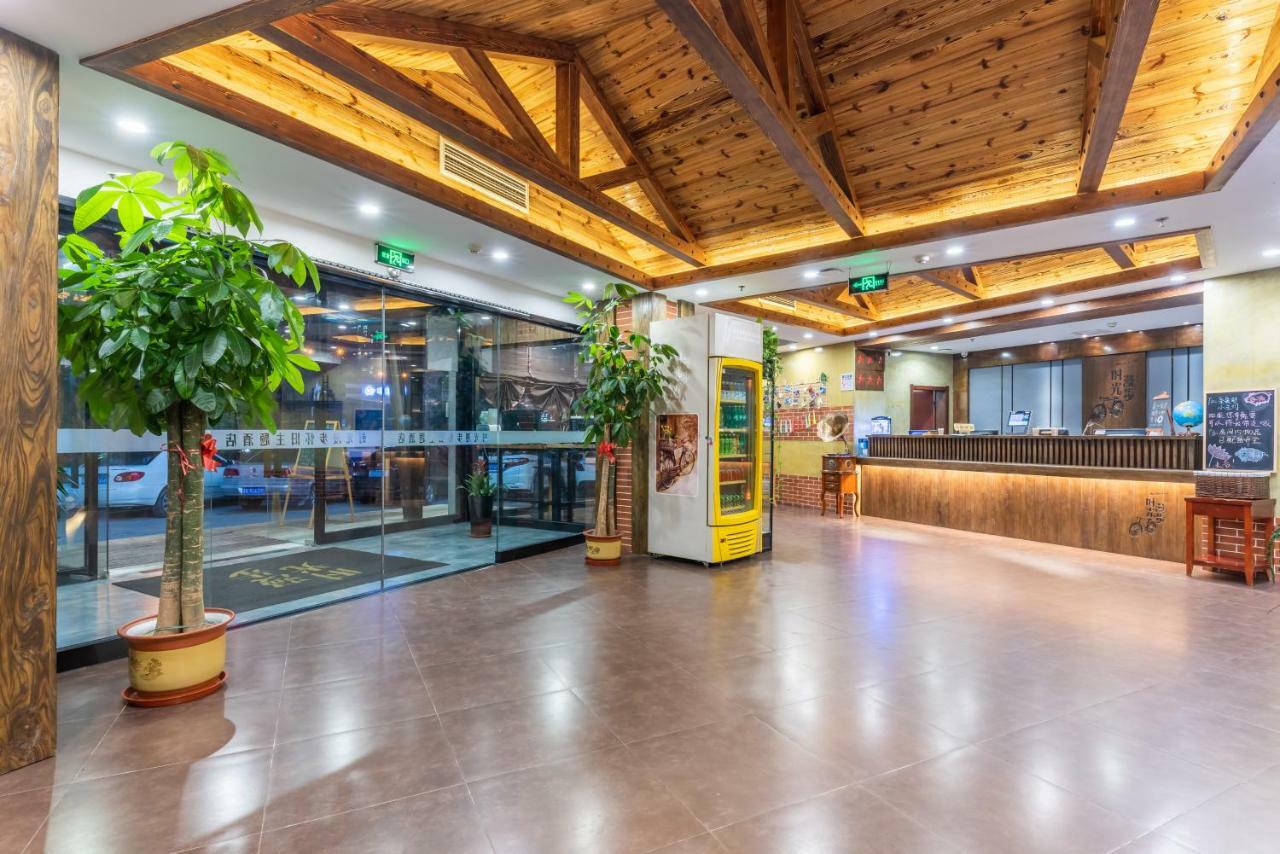 Nostalgia Hotel Near Tianjin Polar Ocean Word- Tianjin Fonte Joy World, 10 Minutes Drive Away From Tianjin Tanggu High-Speed Railway Station, Free Ice-Cream, Mineral Water, Snacks And Laundry Service, English Communication Well Bagian luar foto