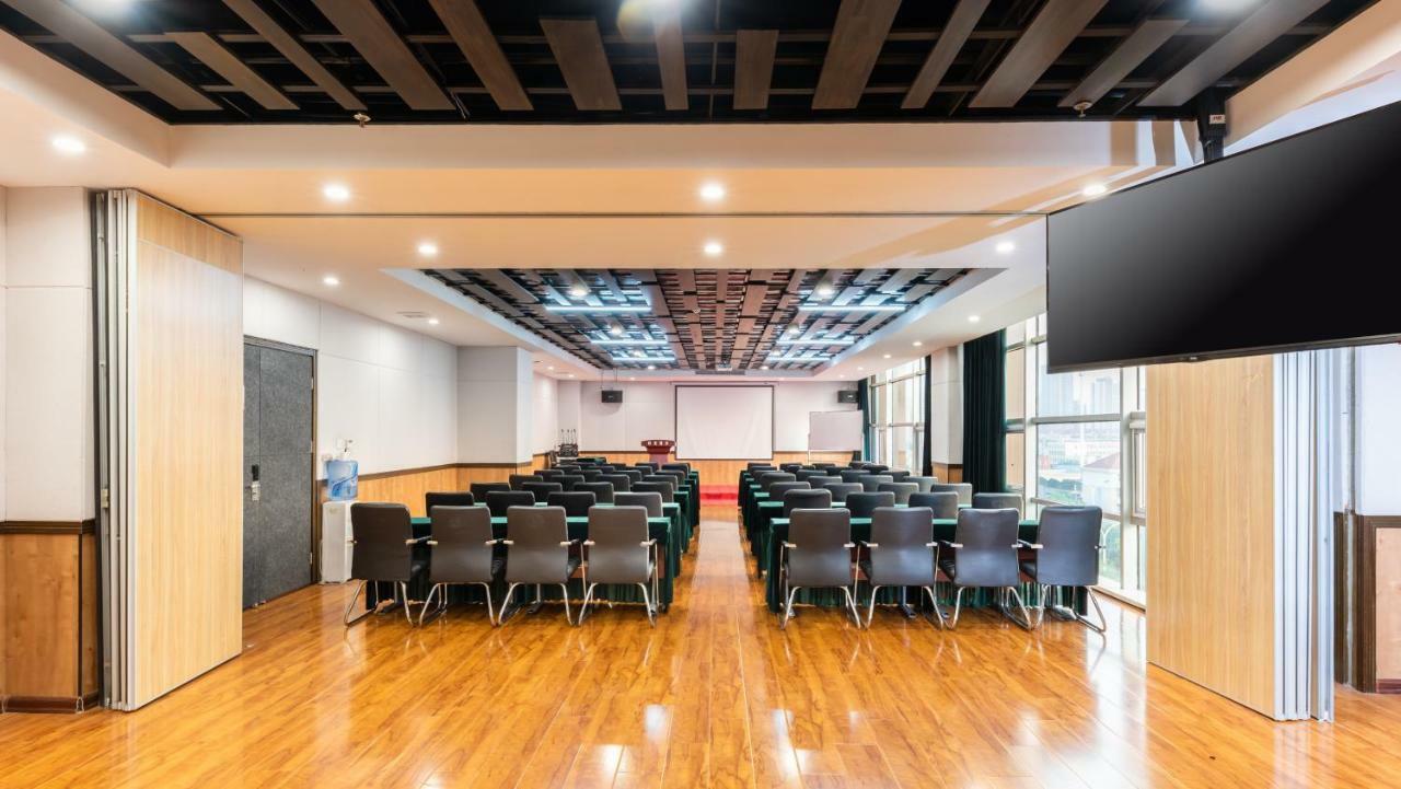 Nostalgia Hotel Near Tianjin Polar Ocean Word- Tianjin Fonte Joy World, 10 Minutes Drive Away From Tianjin Tanggu High-Speed Railway Station, Free Ice-Cream, Mineral Water, Snacks And Laundry Service, English Communication Well Bagian luar foto