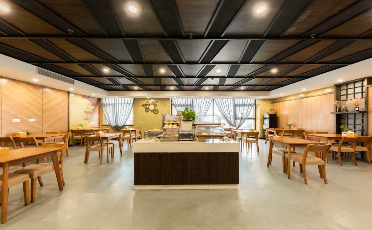 Nostalgia Hotel Near Tianjin Polar Ocean Word- Tianjin Fonte Joy World, 10 Minutes Drive Away From Tianjin Tanggu High-Speed Railway Station, Free Ice-Cream, Mineral Water, Snacks And Laundry Service, English Communication Well Bagian luar foto